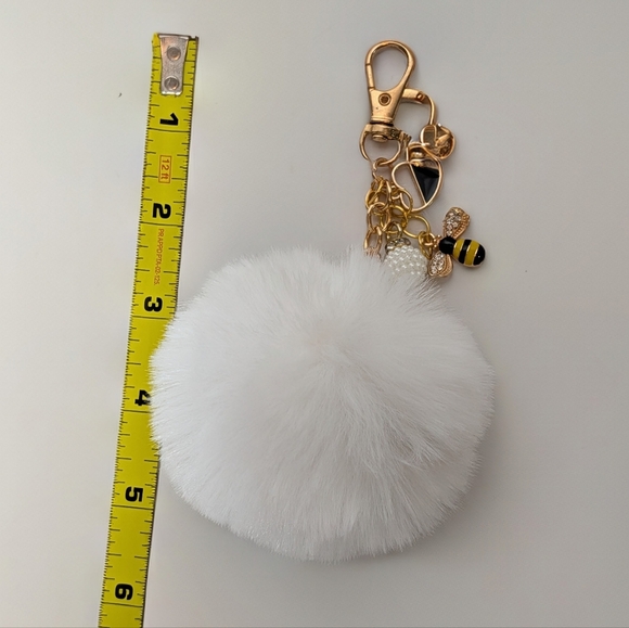 🤍 Handcrafted White Faux Fur Pom Pom Bag Charm with Bee & Pearl Accent – Large - Picture 4 of 4